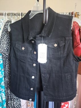 Black Sleeveless Denim Vest